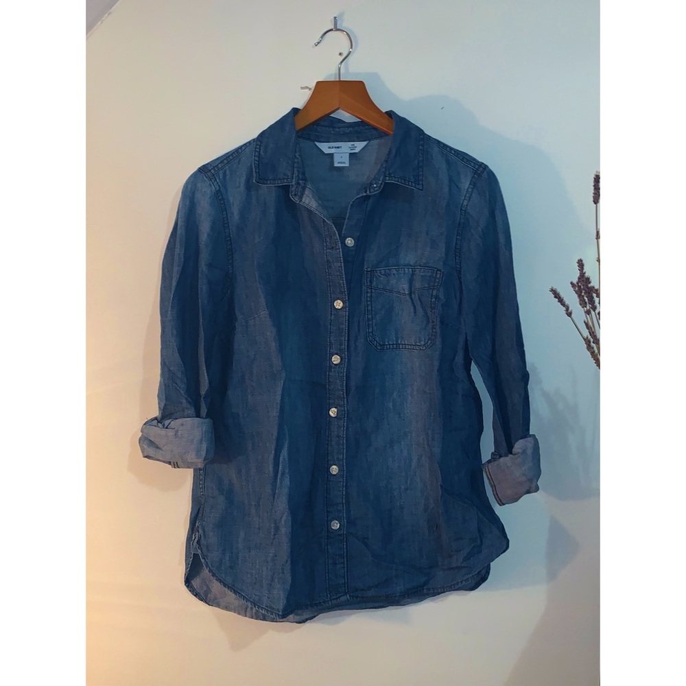 🔆 3 for $40 Old Navy Chambray Button Down NWOT